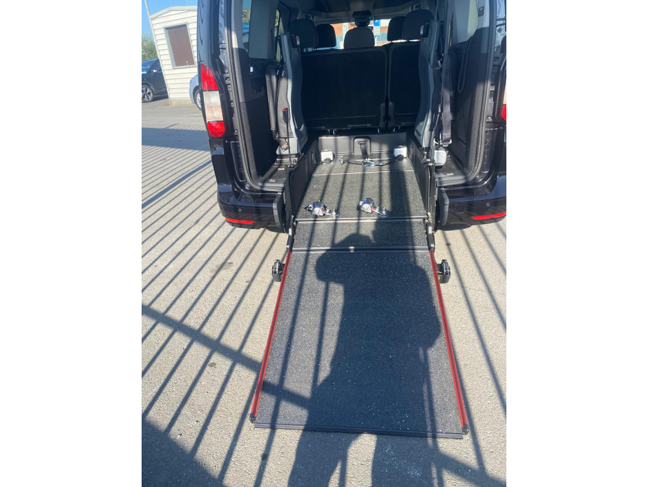2026 Ford Grand Tourneo Connect Titanium Freedom Wheelchair Accessible Taxi €67,950