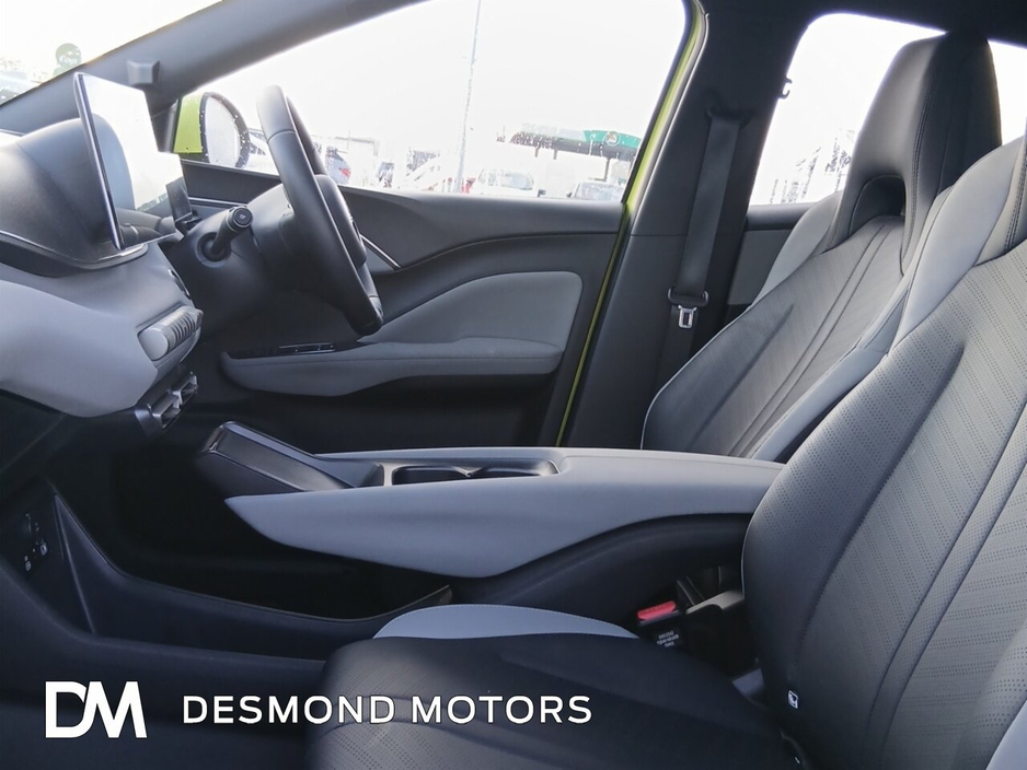 2025 BYD Dolphin - image 5