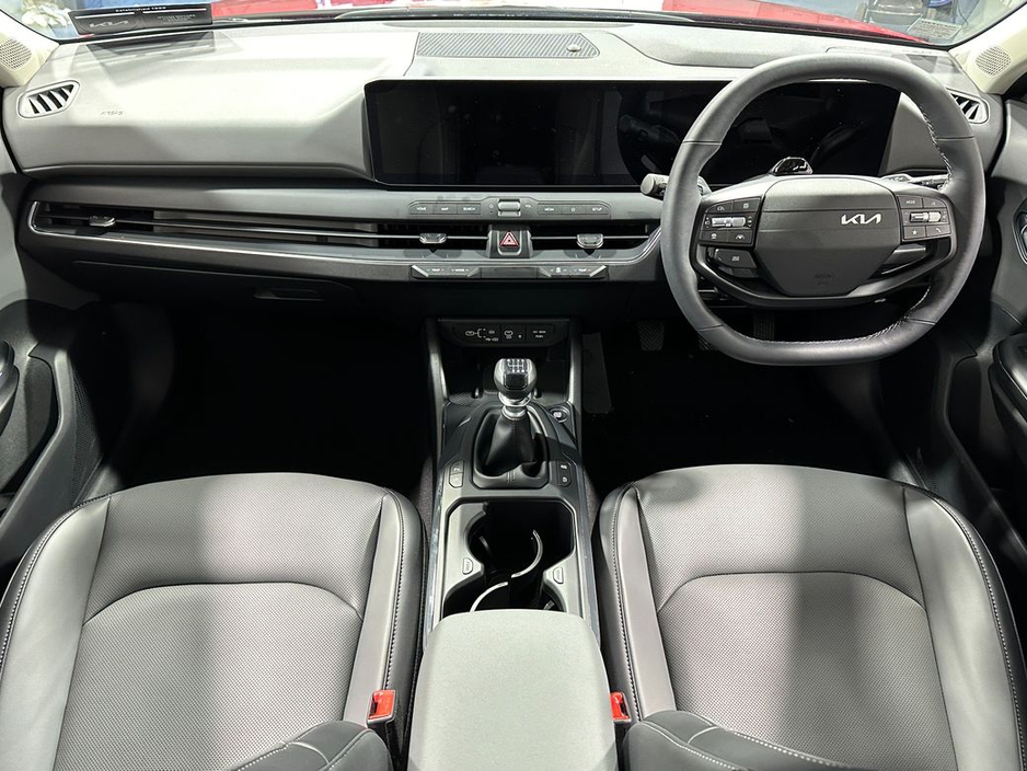 2026 Kia K4 - image 9