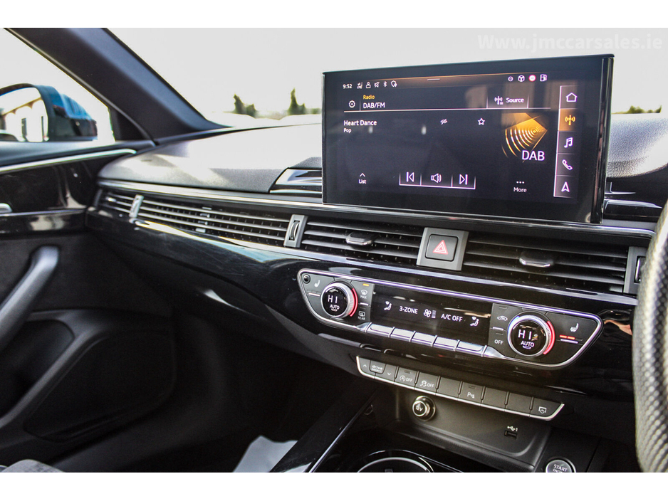 2020 Audi A4 30 TDI 136HP S Tronic S line €32,995