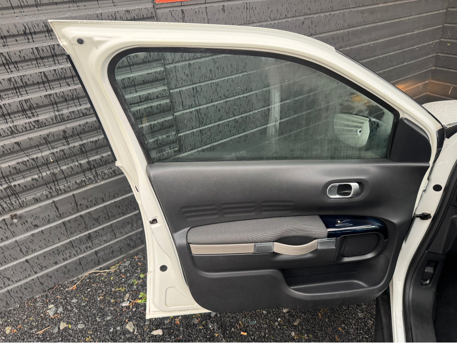 2015 Citroen C4 Cactus 1.2 PURETECH FEEL 5DR €6,995