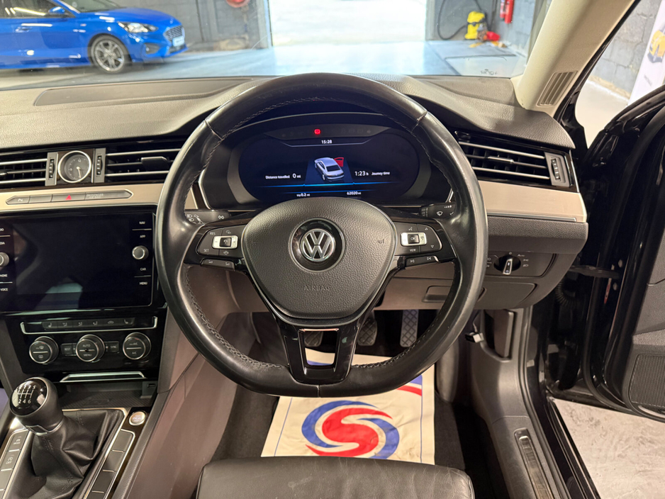 2019 Volkswagen Passat - image 12