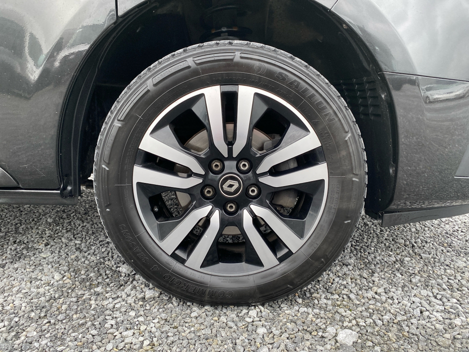 2022 Renault Trafic Sport LWB 2.0 170BHP Automatic €22,500