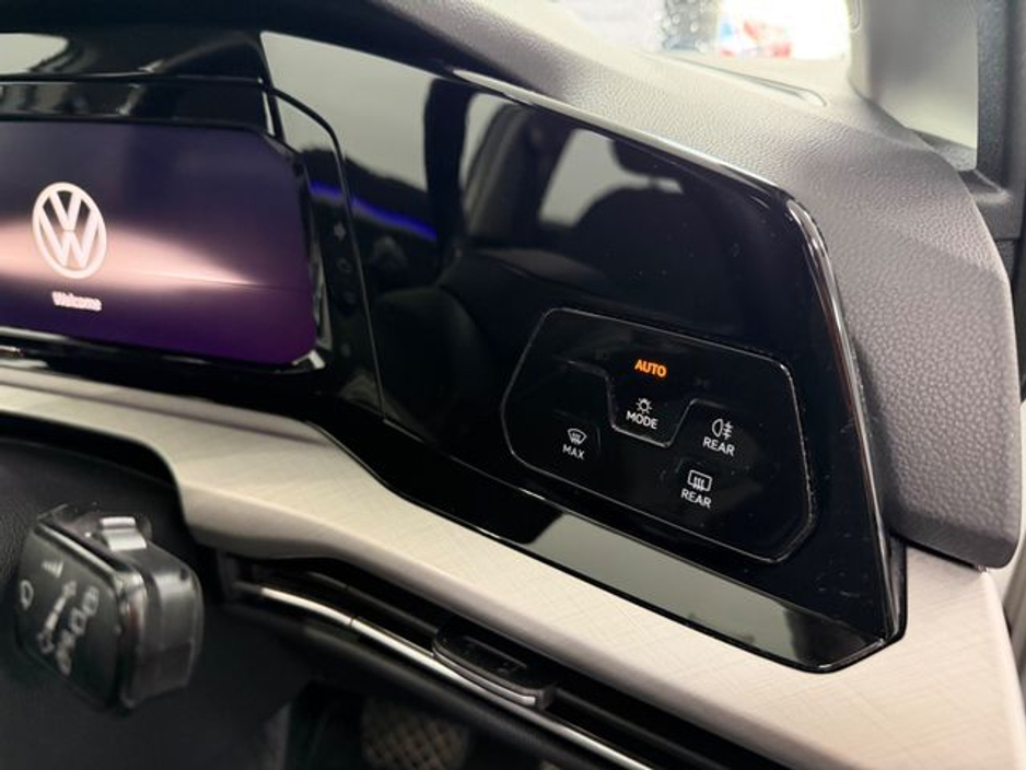 2023 Volkswagen Golf Life 1.0 TSI Mhev 110HP 5 €26,777