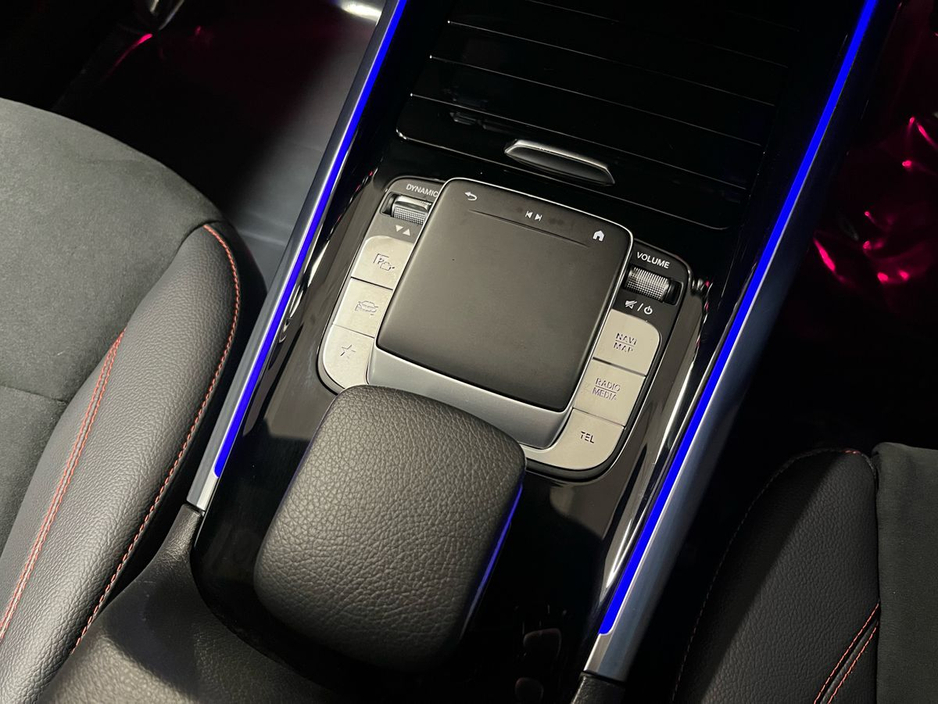 2022 Mercedes-Benz GLA Class - image 19