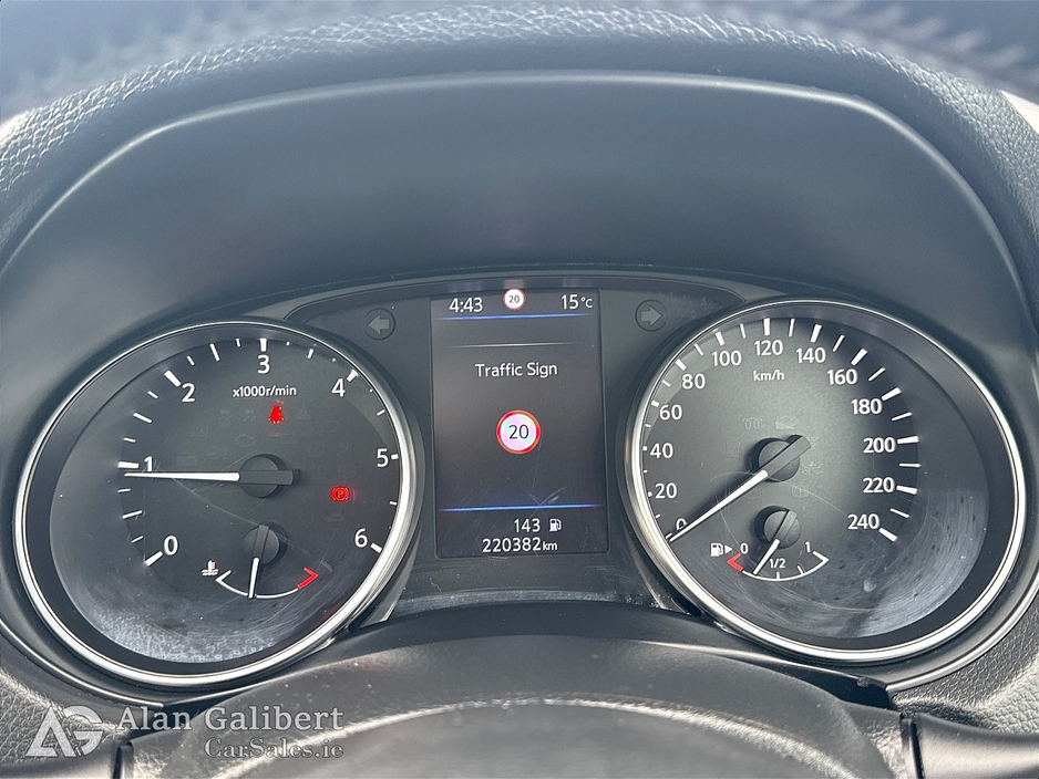 2020 Nissan Qashqai - image 15