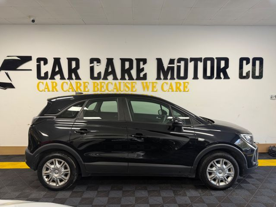 2021 Opel Crossland - image 3