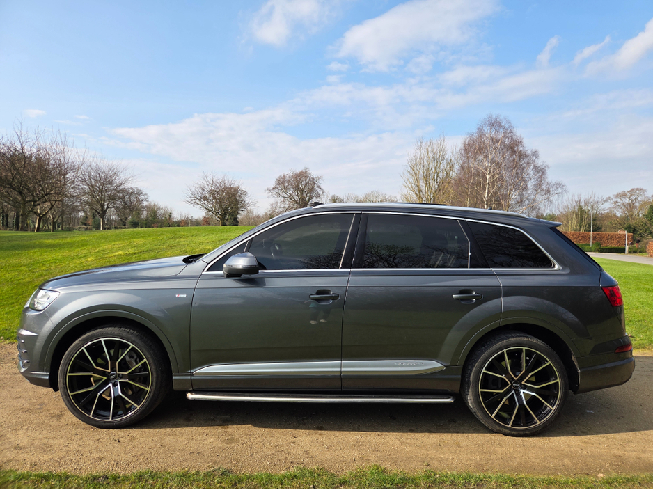 2018 Audi Q7 - image 3