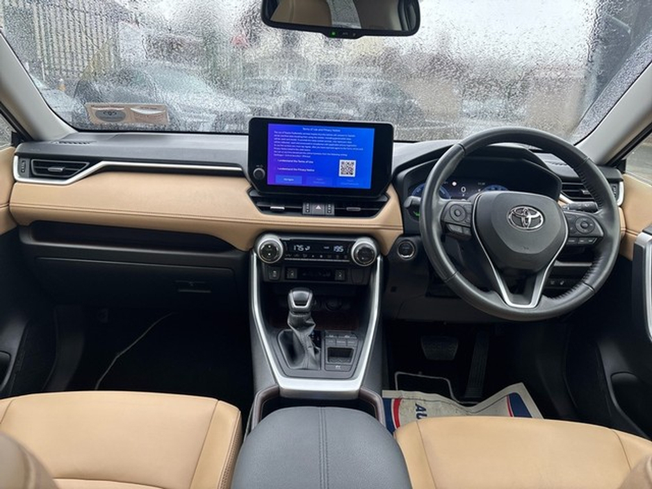 2023 Toyota Rav4 - image 8