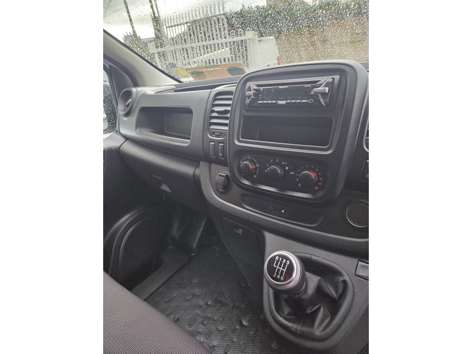 2021 Renault Trafic LL30 ENERGY DCI 120 BUSINESS P €16,500