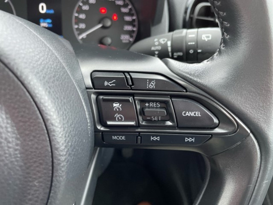 2022 Toyota Yaris - Hybrid - New Generation - Luna Edition - 1.5 - 5dr - Auto - Full Service History - EUR 160 Tax // Remote Central Locking // Front Electric Windows // Rear Electric Windows // Electric Mirrors // Fin €21,599