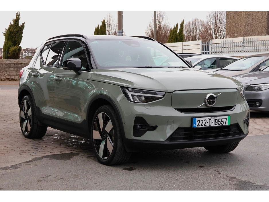 2022 Volvo XC40 - image 6