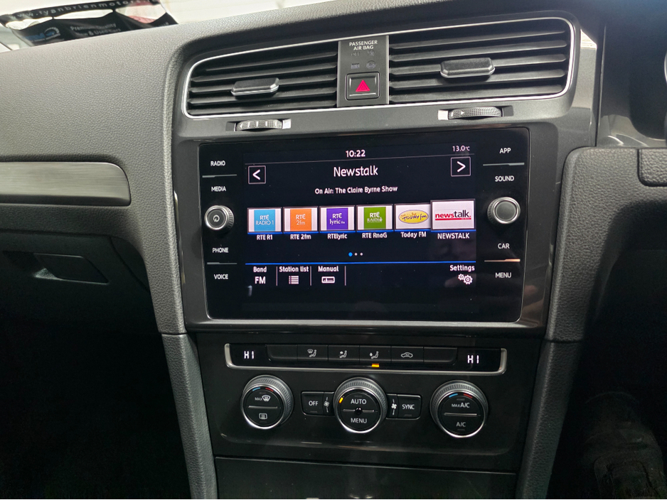 2019 Volkswagen Golf - image 10