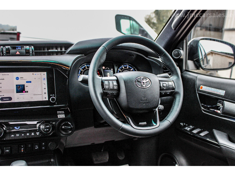 2026 Toyota Hilux - image 42