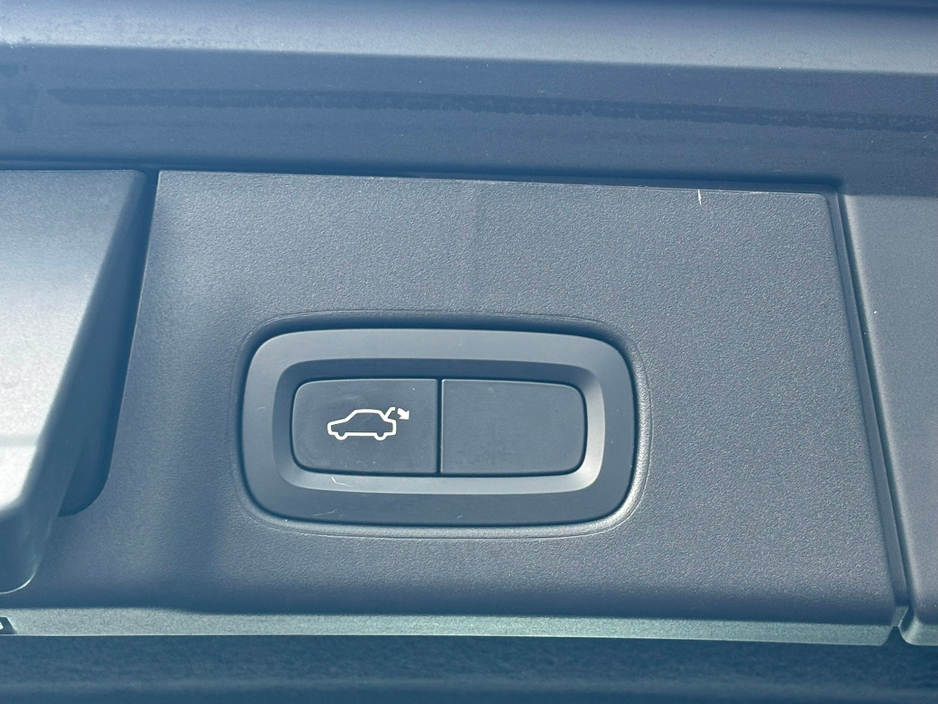 2018 Volvo V90 D4 MOM GT Auto €23,995