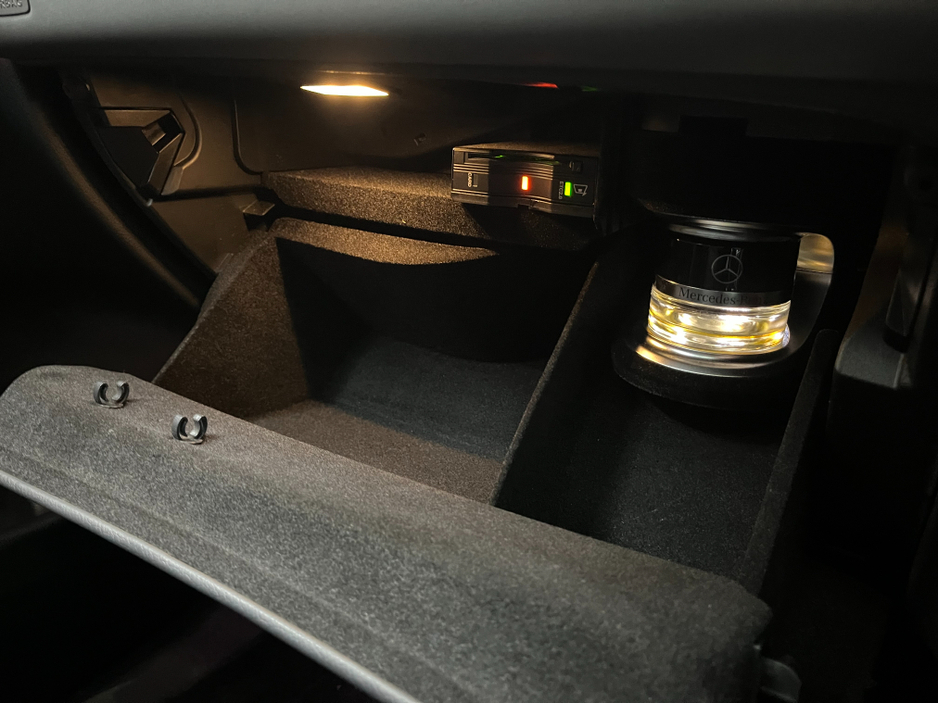 2020 Mercedes-Benz EQC - image 24