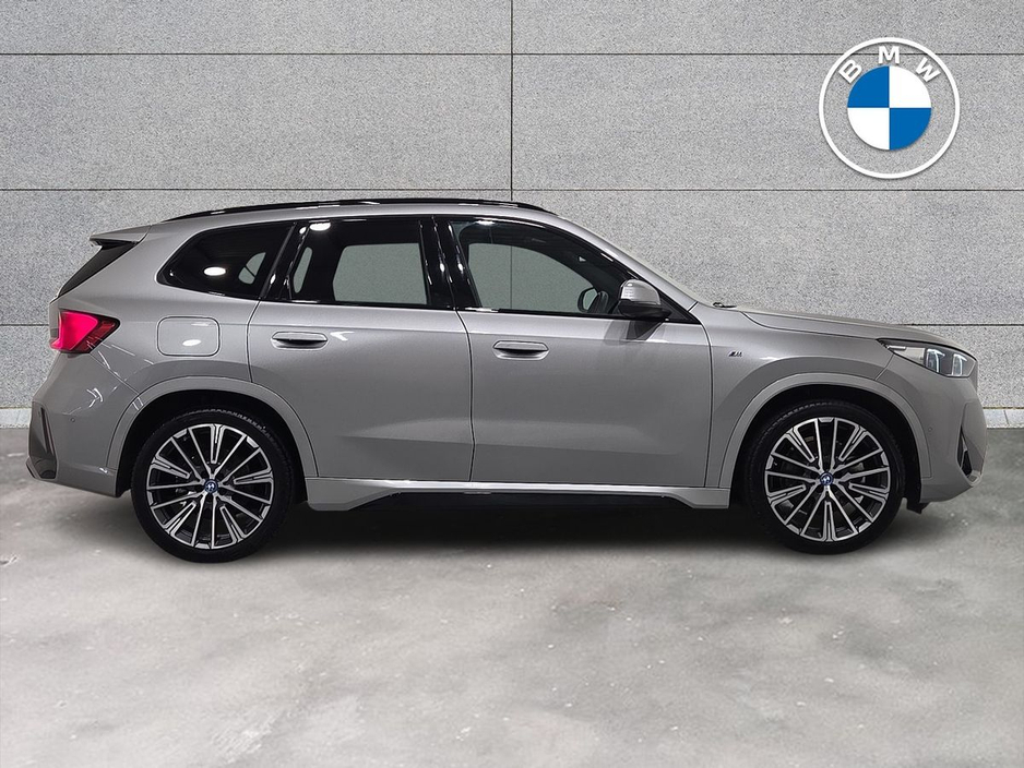 2025 BMW X1 - image 25