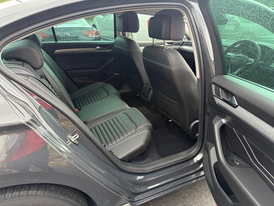 2020 Volkswagen Passat GTE S-A DSG €28,995