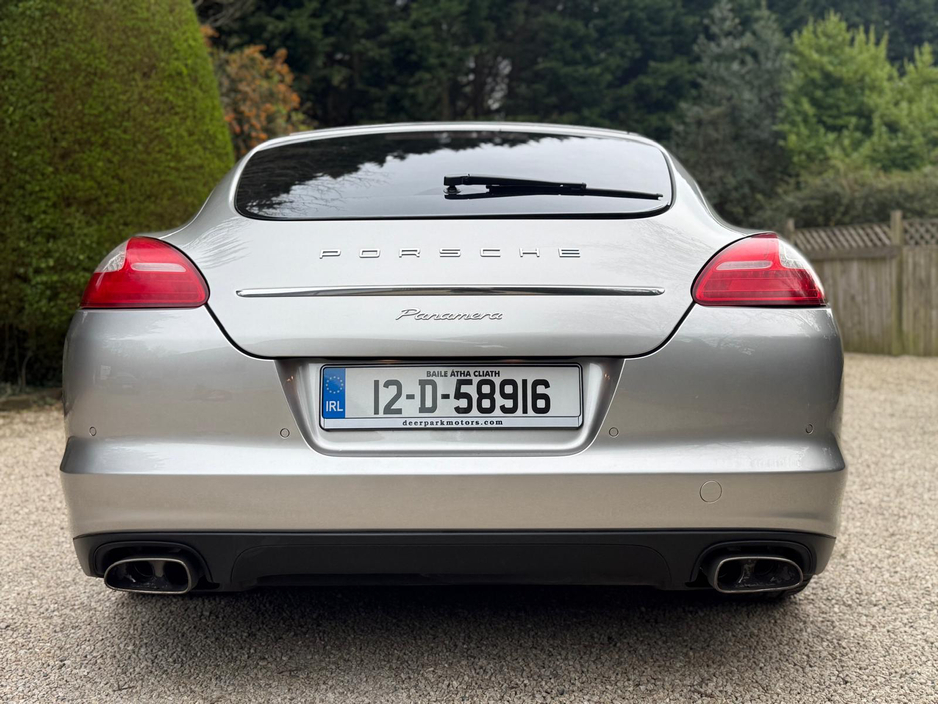 2012 Porsche Panamera - image 6