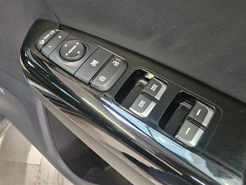 2019 Kia Sportage - image 10