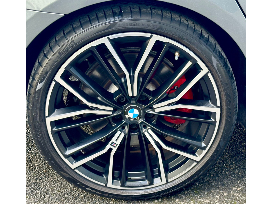 2023 BMW 5 Series - image 8