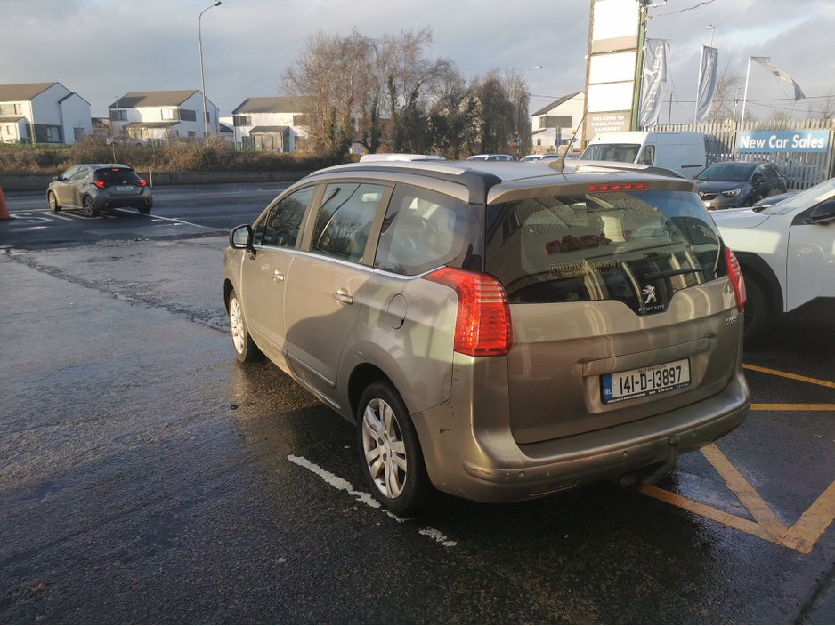 2014 Peugeot 5008 ACTIVE 1.6 HDI 115 4DR €5,500