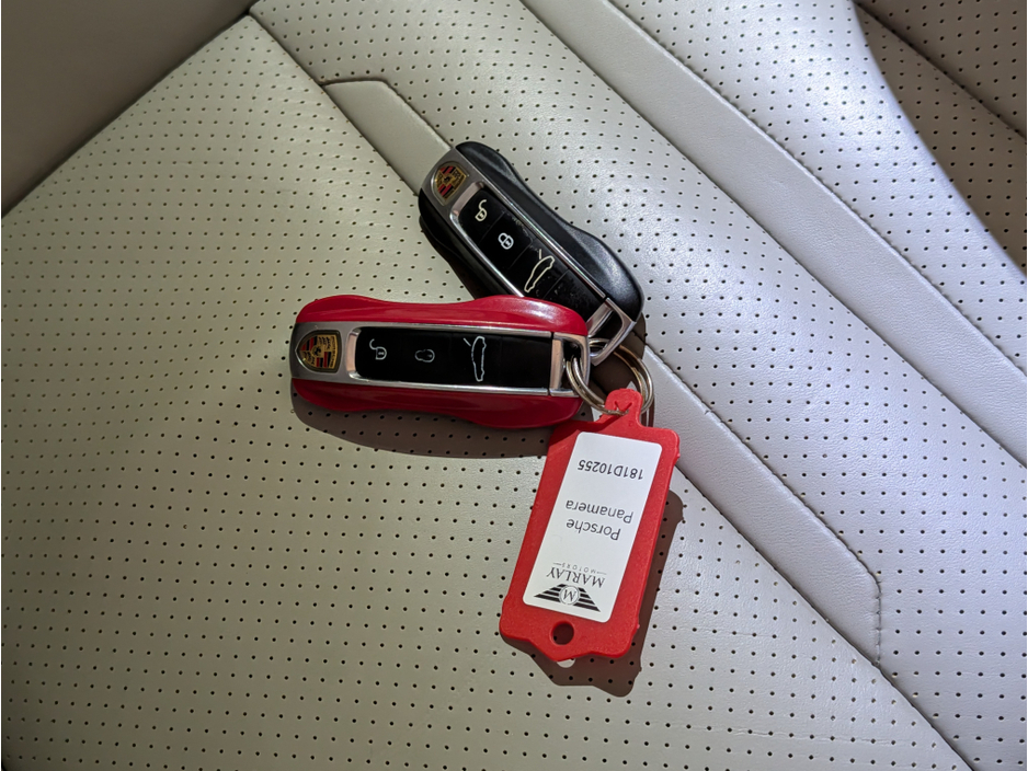 2018 Porsche Panamera - image 36