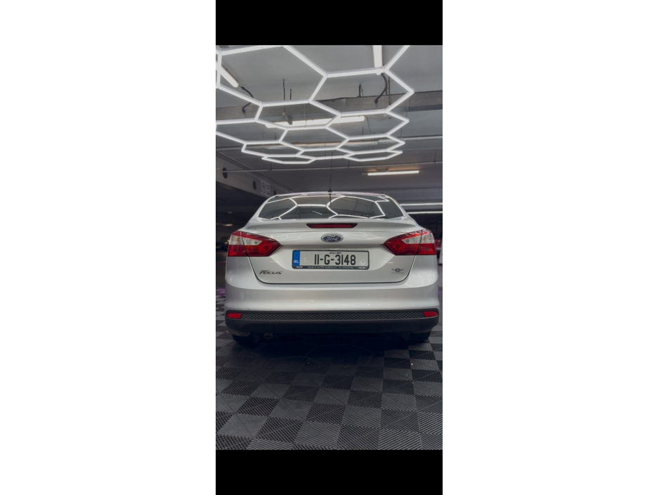 2011 Ford Focus - image 6