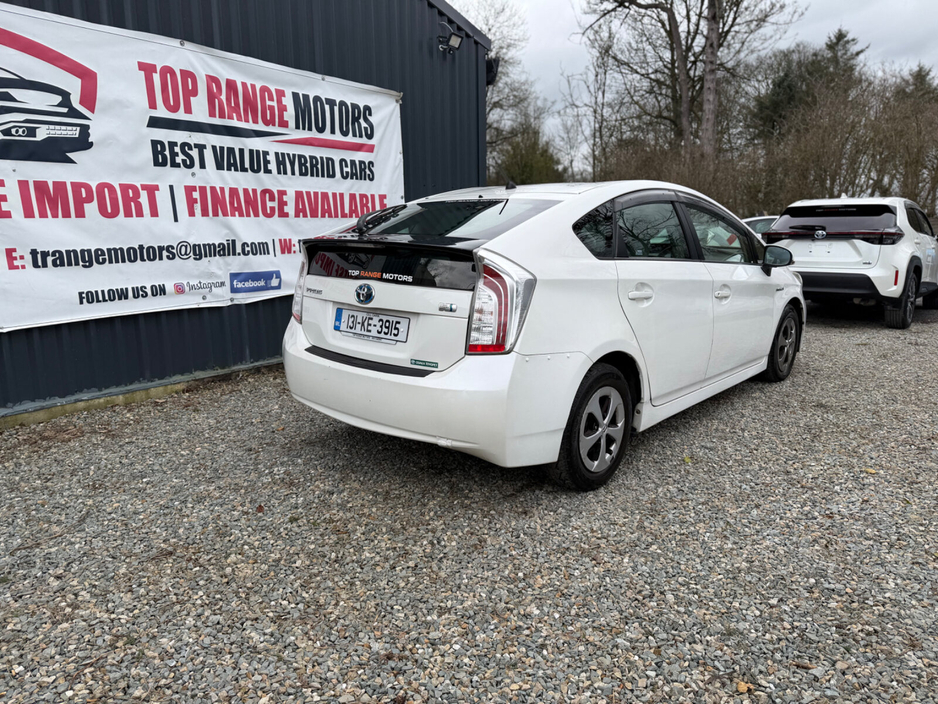 2013 Toyota Prius - image 6