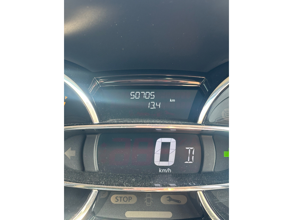 2014 Renault Clio - image 10