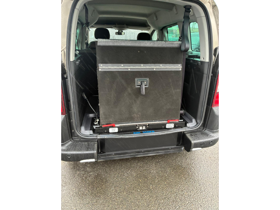 2015 Peugeot Partner - image 13