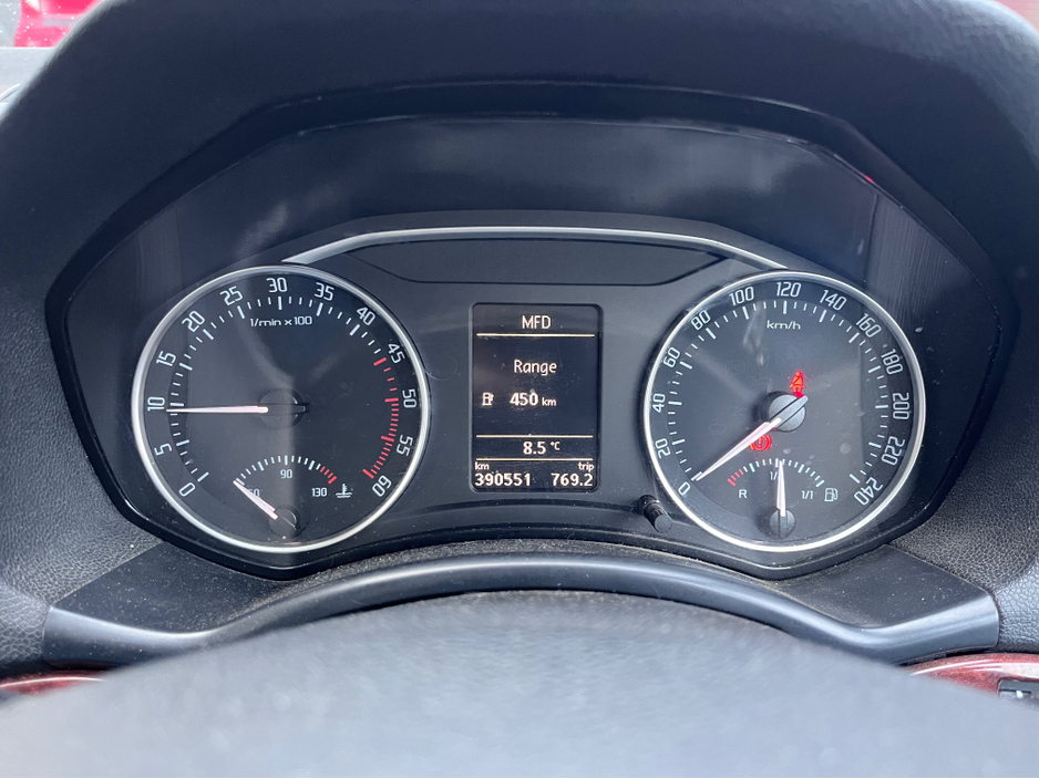 2009 Skoda Octavia - image 5