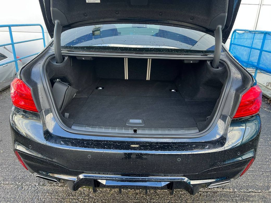 2019 BMW 5 Series 530e M-SPORT COMPETITION 2.0 HYBRID * HUGE SPEC * // VERY LOW MILEAGE // FULL SERVICE HISTORY // LEATHER M-SPORT INTERIOR €31,950