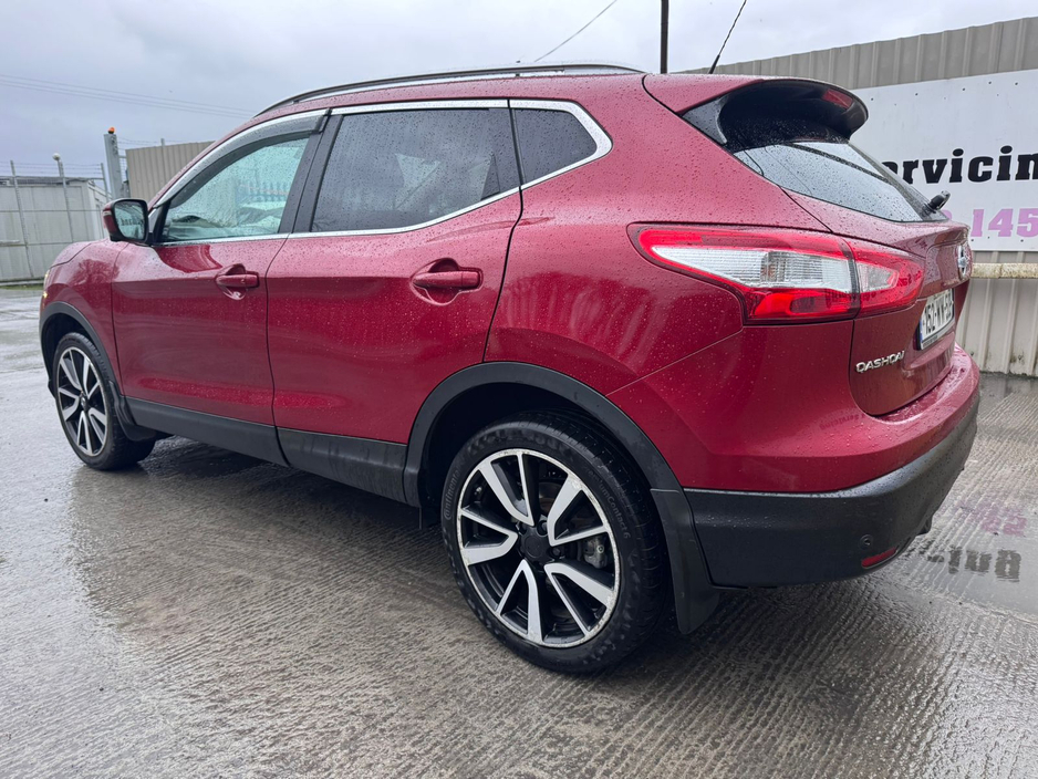 2015 Nissan Qashqai 1.5 SVE DAP + GLASS ROYALE ROOF E 4DR €9,800
