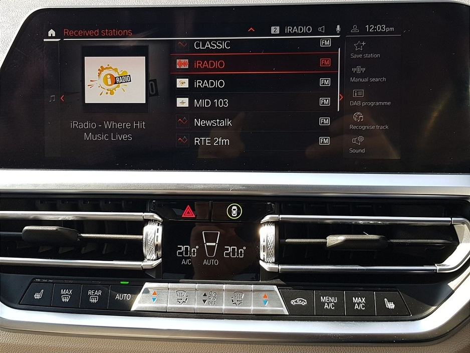 2022 BMW 3 Series - image 17