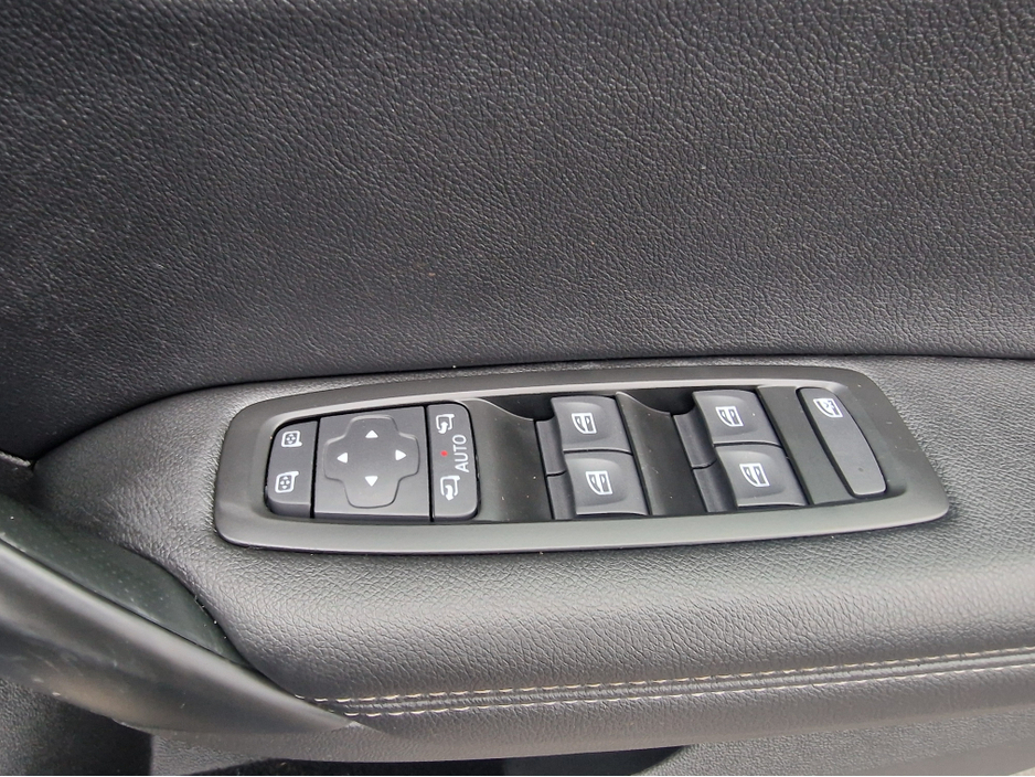 2017 Renault Megane - image 20