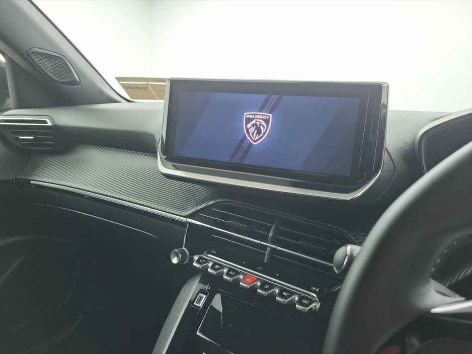 2024 Peugeot 2008 - image 12