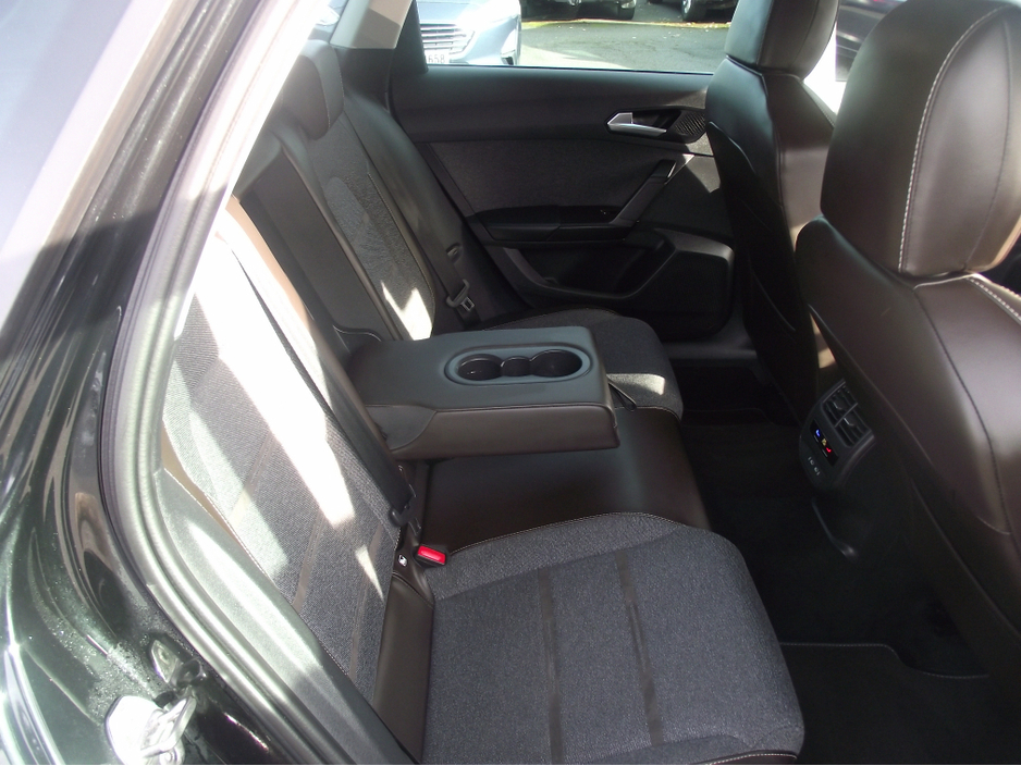 2022 SEAT Leon - image 10