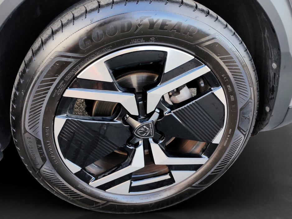 2025 Peugeot 2008 - image 17