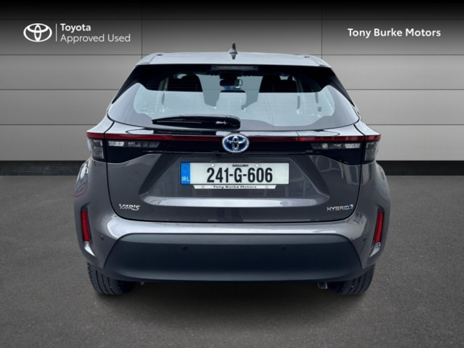 2024 Toyota Yaris Cross - image 6