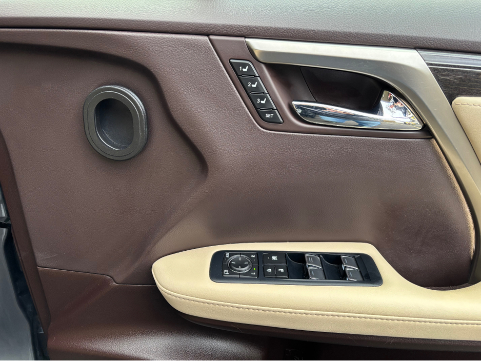 2019 Lexus RX 450 h - image 13