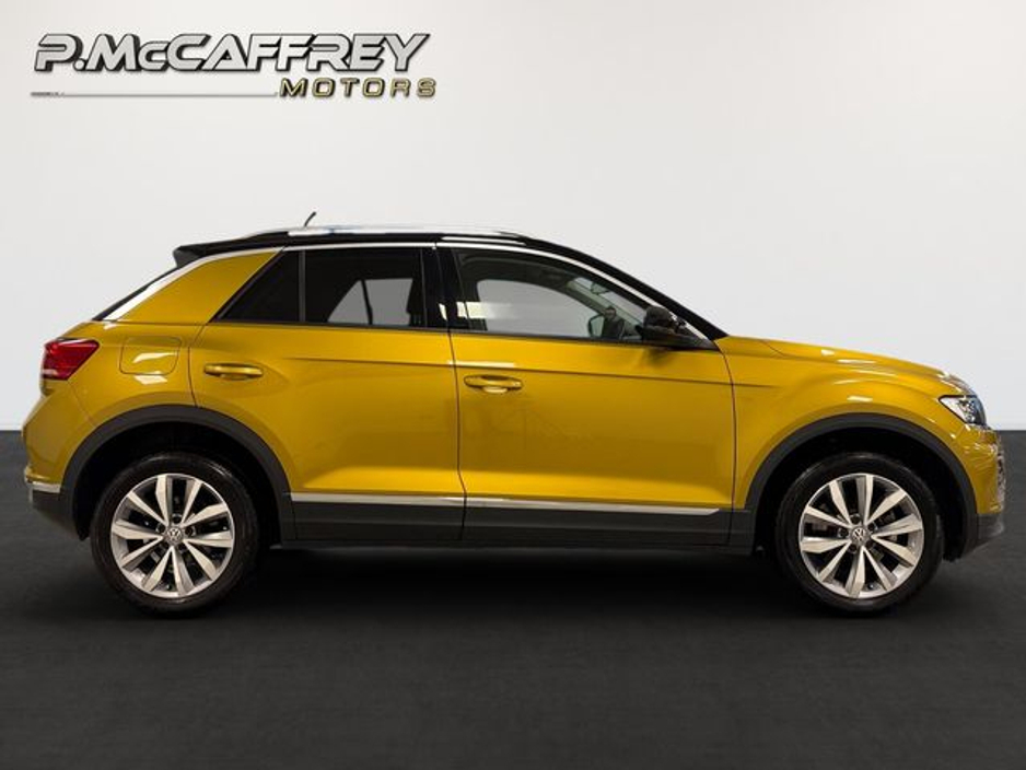 2020 Volkswagen T-Roc - image 4