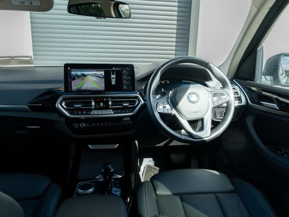 2023 BMW X3 - image 9