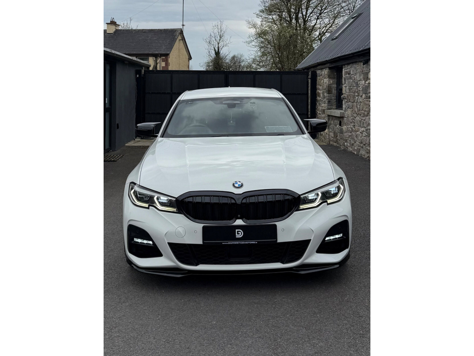 2019 BMW 3 Series - image 2