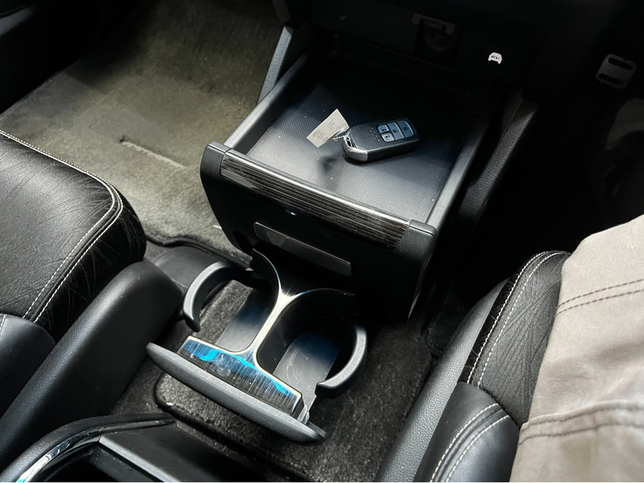 2017 Honda Odyssey €21950 2017 HONDA ODYSSEY 2.0 AUTOMATIC / CRUISE CONTROL / 360° CAMERA / AUTOMATIC DOORS / ELECTRIC HEATED SEATS AND MORE €21,950