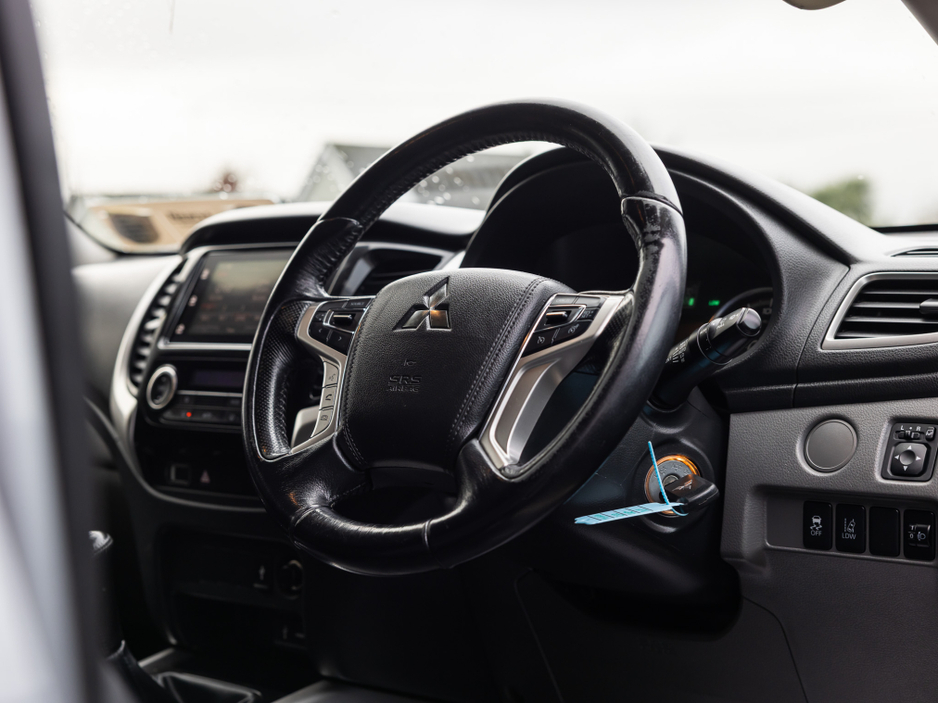 2019 Mitsubishi L200 SUPERCHARGER 17MY INTENSE 6MT CREWC 2.5 DID CR 4WORK CREWCAB 4DR €19,500