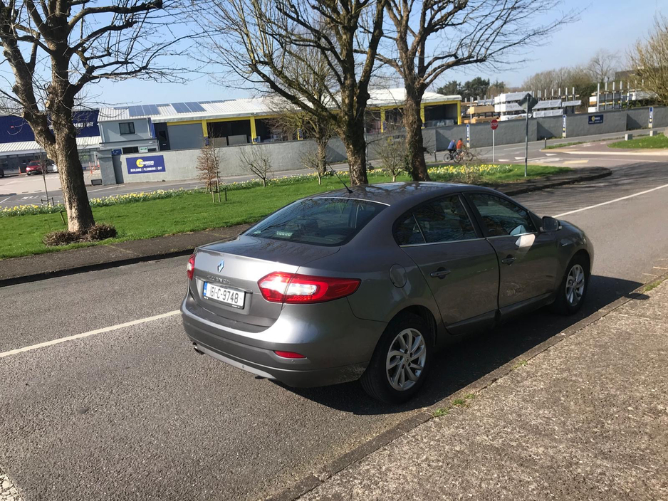 2016 Renault Fluence - image 9