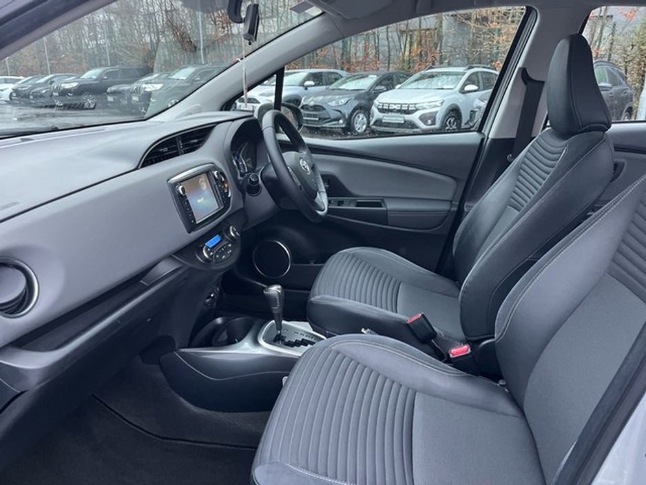 2016 Toyota Yaris HYBRID LUXURY MC 4DR AUTO €14,950