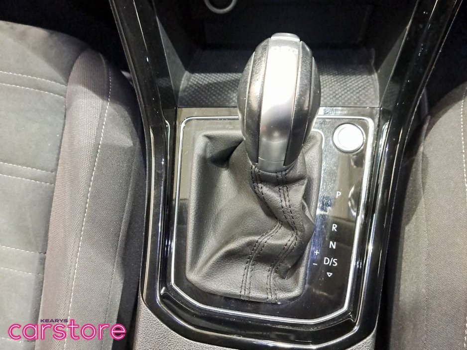 2018 Volkswagen Touran - image 16