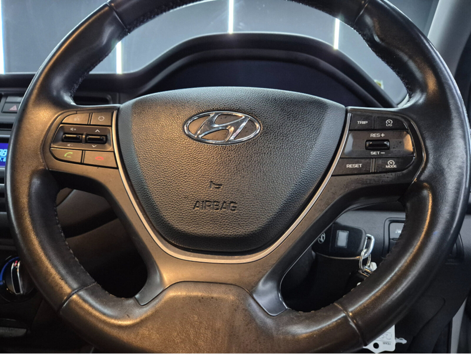 2016 Hyundai i20 - image 10